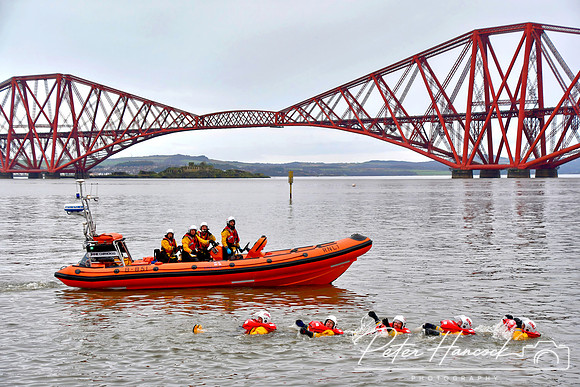 RNLI - Queensferry Loony Dook 0042