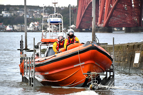 RNLI - Queensferry Loony Dook 0107