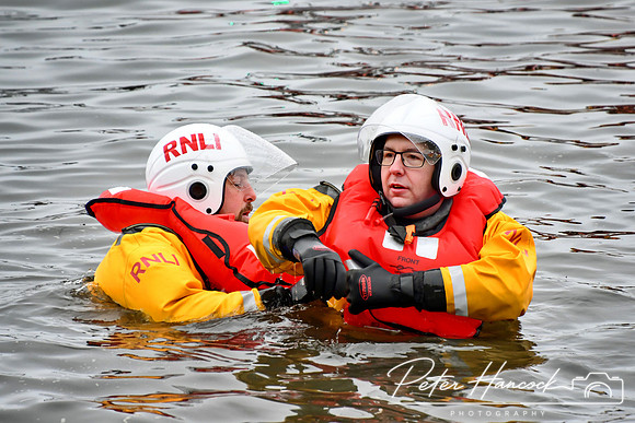 RNLI - Queensferry Loony Dook 0046