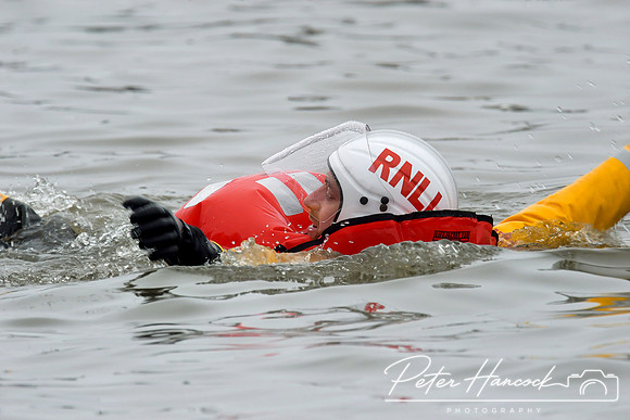 RNLI - Queensferry Loony Dook 0014