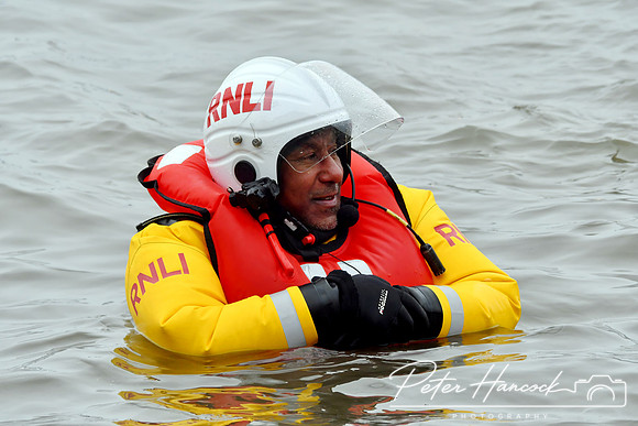 RNLI - Queensferry Loony Dook 0025