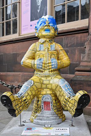 New Town Wullie 9 - The Portrait Gallery - Edinburgh Sketcher
