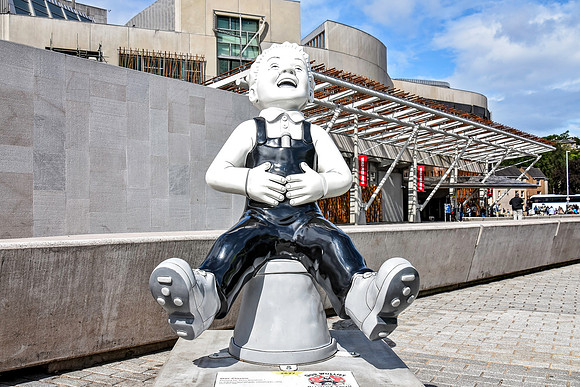 Oor Classic 6 - Scottish Parliament - Peter Davidson