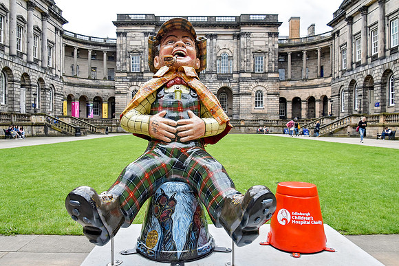 Oor Sherlock Holmes 3 - Edinburgh University Quad - Chris Rutterford