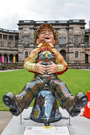 Oor Sherlock Holmes 2 - Edinburgh University Quad - Chris Rutterford