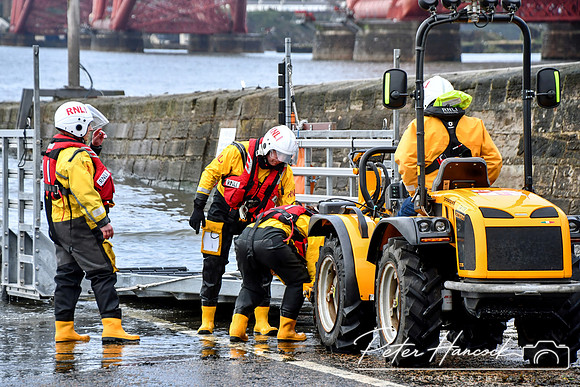 RNLI - Queensferry Loony Dook 0078