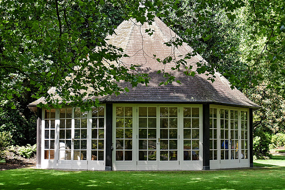 Buckingham Palace Gardens 103
