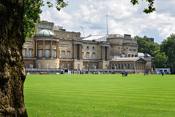 Buckingham Palace Gardens 130