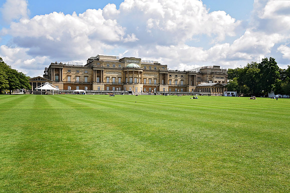 Buckingham Palace Gardens 134