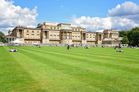 Buckingham Palace Gardens 156