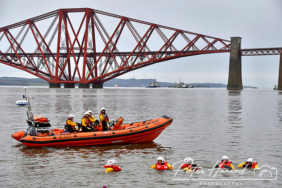 RNLI - Queensferry Loony Dook 0045