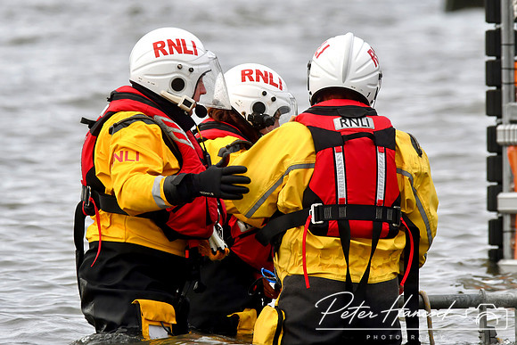 RNLI - Queensferry Loony Dook 0090