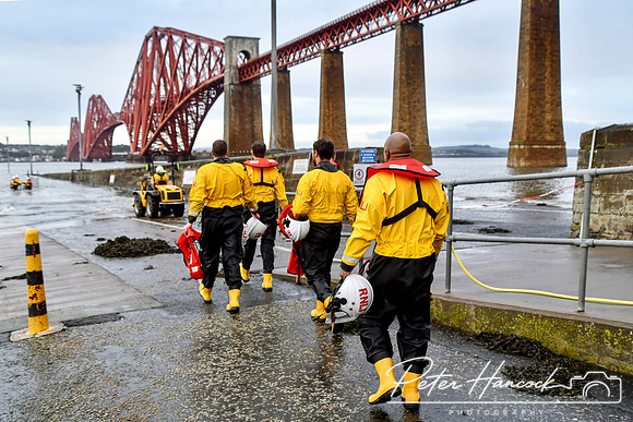 RNLI - Queensferry Loony Dook 0086